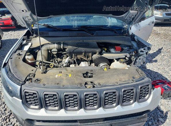 3C4NJDDN9RT108150 2024 JEEP COMPASS Gray Rear interior view