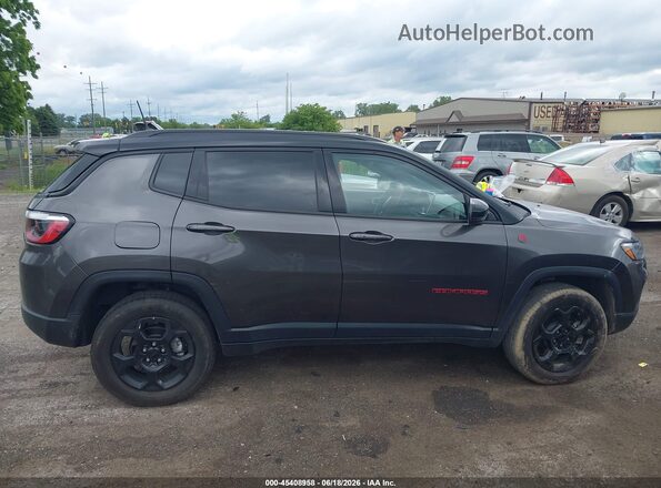 3C4NJDDNXRT595519 2024 JEEP COMPASS Gray Вид задньої частини салону