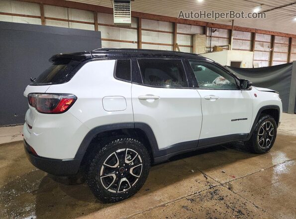 3C4NJDDNXST556564 2025 JEEP COMPASS White Tył prawy