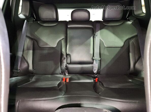 3C4NJDDNXST556564 2025 JEEP COMPASS White Widok tylnych siedzeń