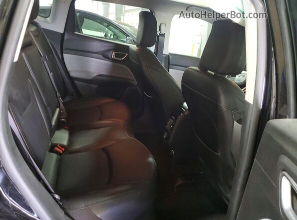 3C4NJDFB1NT117972 2022 JEEP COMPASS Black Rear interior view