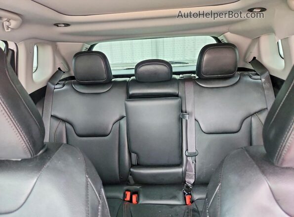 3C4NJDFB1NT144086 2022 JEEP COMPASS White Widok tylnych siedzeń