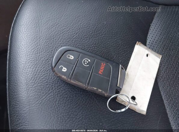 3C4NJDFB2NT177307 2022 JEEP COMPASS Белый Вид панели приборов