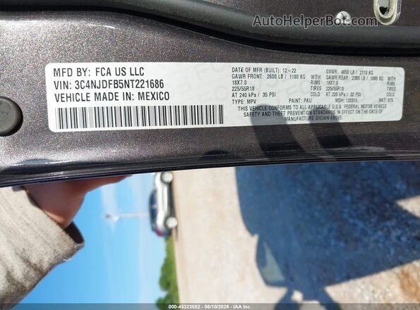3C4NJDFB5NT221686 2022 JEEP COMPASS Gray Engine compartment view