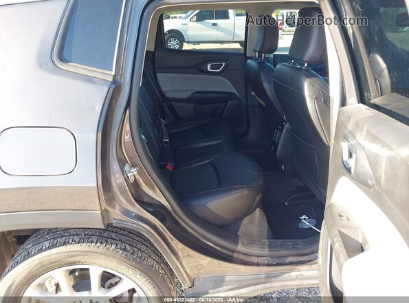 3C4NJDFB5NT221686 2022 JEEP COMPASS Gray VIN sticker view
