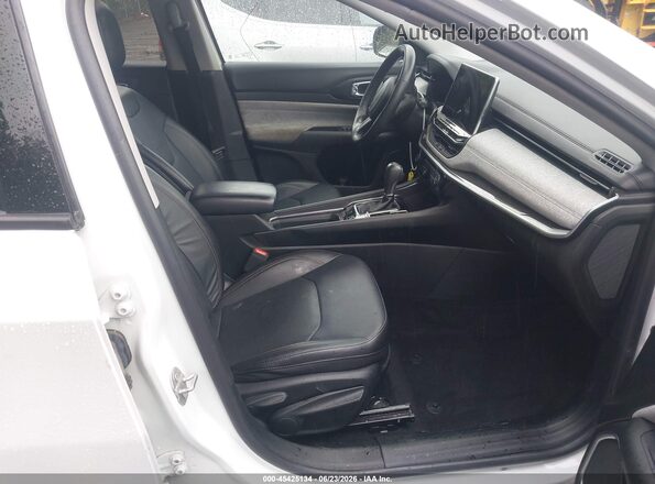3C4NJDFB7NT130645 2022 JEEP COMPASS White Front interior view