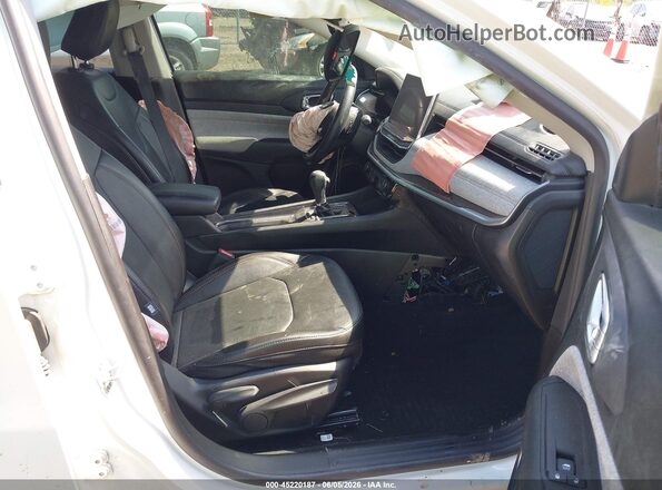 3C4NJDFB8NT126054 2022 JEEP COMPASS White Widok wnętrza z przodu