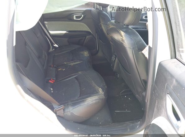 3C4NJDFB8NT126054 2022 JEEP COMPASS White Widok naklejki z numerem VIN