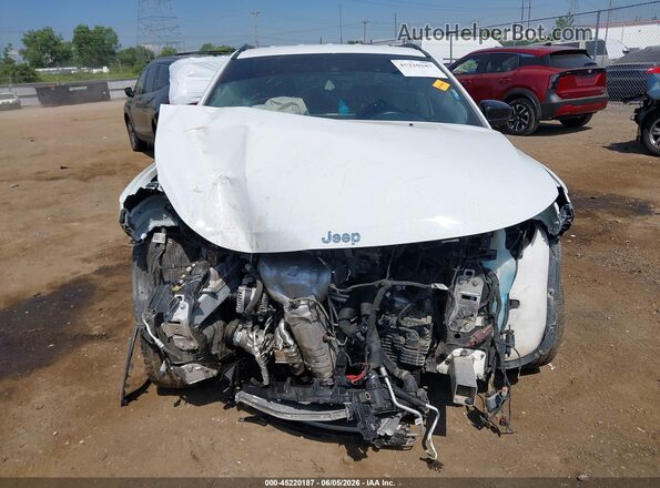 3C4NJDFB8NT126054 2022 JEEP COMPASS White Widok wnętrza z tyłu