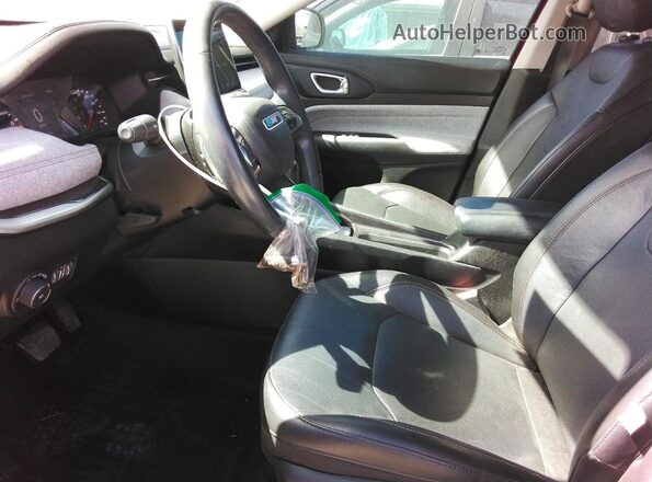 3C4NJDFB8NT165968 2022 JEEP COMPASS Бордовый Вид салона спереди