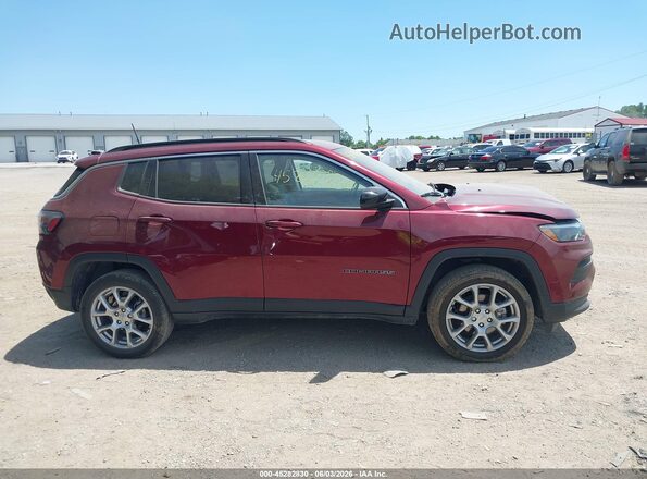 3C4NJDFB9NT172413 2022 JEEP COMPASS Maroon Rear interior view