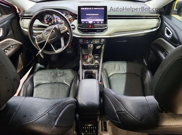 3C4NJDFBXNT118019 2022 JEEP COMPASS Burgundy Widok deski rozdzielczej