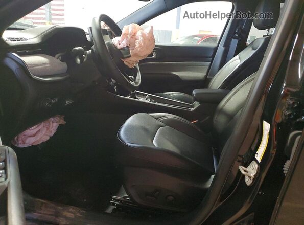 3C4NJDFN2RT130097 2024 JEEP COMPASS Black Front interior view