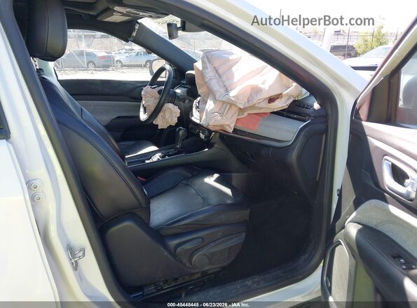 3C4NJDFN4PT528201 2023 JEEP COMPASS White Front interior view