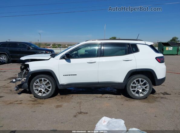 3C4NJDFN4PT528201 2023 JEEP COMPASS White 360 interior view