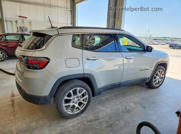3C4NJDFN9RT130520 2024 JEEP COMPASS Silver Tył prawy