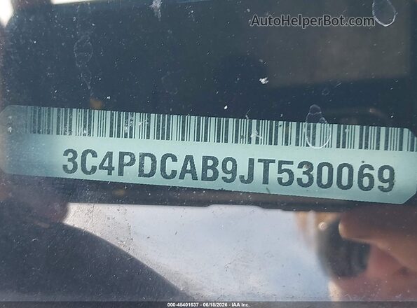 3C4PDCAB9JT530069 2018 DODGE JOURNEY Silver Vista del compartimento del motor