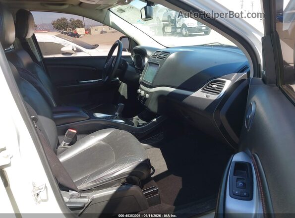3C4PDCEG1HT561395 2017 DODGE JOURNEY White Front interior view