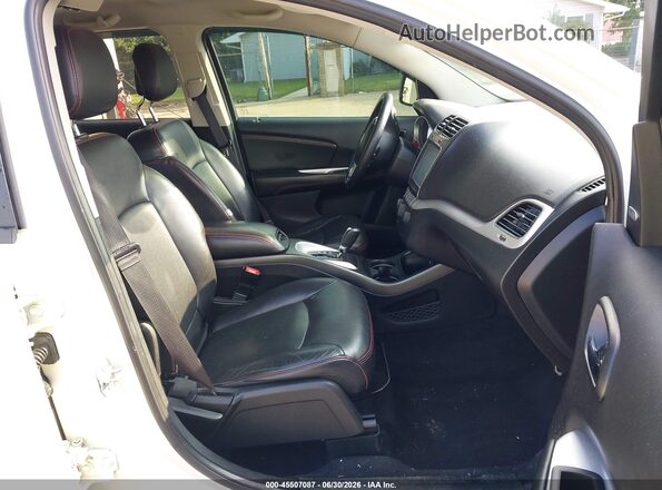 3C4PDCEG7GT115654 2016 DODGE JOURNEY White Front interior view
