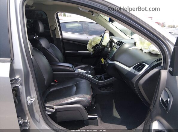 3C4PDDEG7KT774722 2019 DODGE JOURNEY Серебряный Вид салона спереди