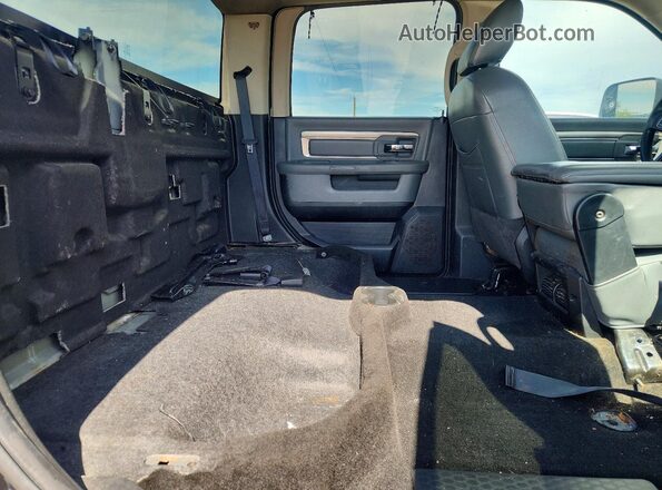 3C63R3DL2GG296810 2016 RAM 3500 Black Widok tylnych siedzeń