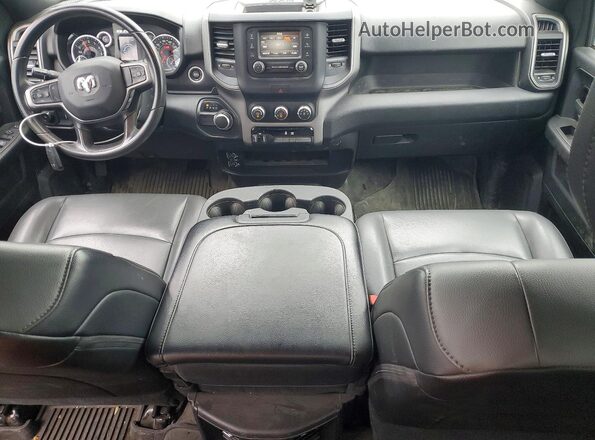 3C63R3GJ1RG245666 2024 RAM 3500 White Dashboard view