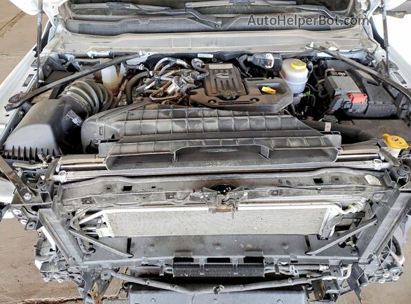 3C63R3GL8SG578437 2025 RAM 3500 White უკანა სალონის ხედი