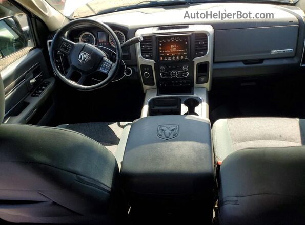 3C63R3HL8GG164869 2016 RAM 3500 White Вид панелі приладів