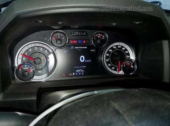 3C63R3LL8JG199636 2018 RAM 3500 Black Instrument cluster view