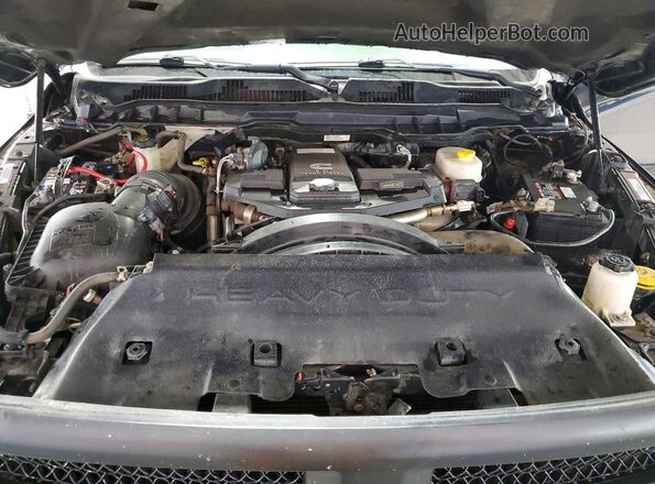 3C63R3LL8JG199636 2018 RAM 3500 Black Rear interior view
