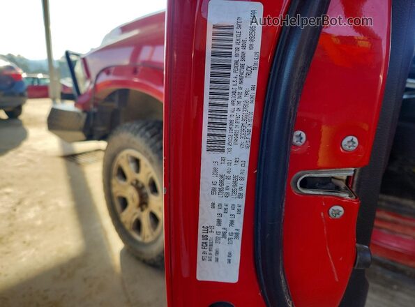 3C63R3ML8GG137810 2016 RAM 3500 Red Vista del compartimento del motor