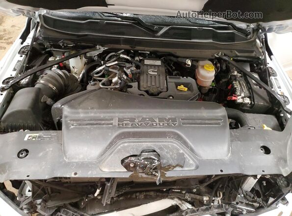 3C63R3RLXTG176255 2026 RAM 3500 Белый Вид задней части салона