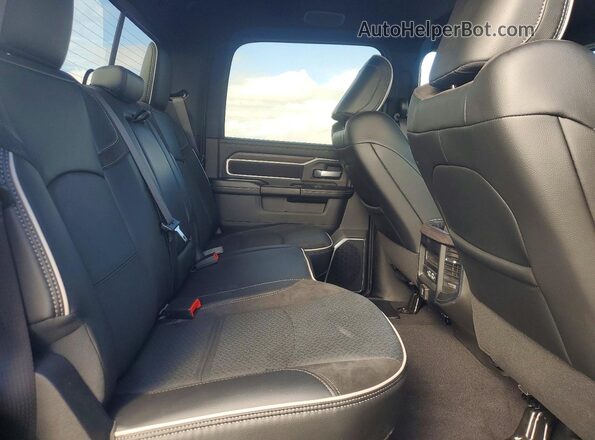 3C63R5FL3TG158406 2026 RAM 2500 Gray Widok tylnych siedzeń
