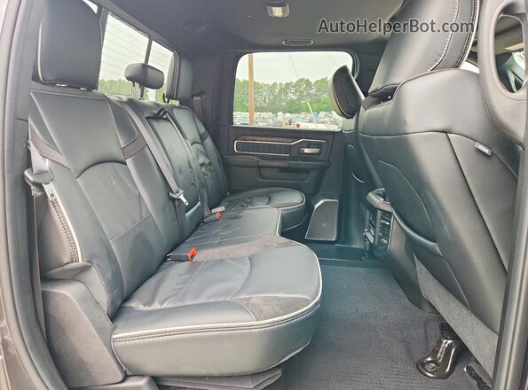 3C63R5FLXTG163439 2026 RAM 2500 Gray Widok tylnych siedzeń
