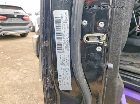 3C63RRGL6JG281085 2018 RAM 3500 Black Вид підкапотного простору