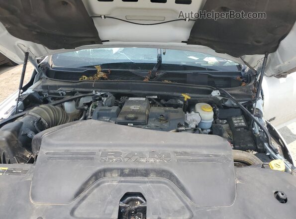 3C63RRRL2RG184068 2024 RAM 3500 White Rear interior view