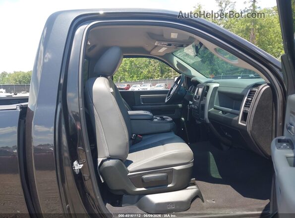 3C6JR6ATXKG500646 2019 RAM 1500 CLASSIC Black Вид салону спереду