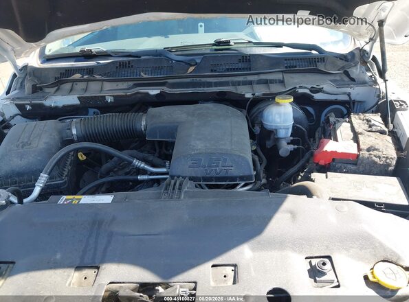 3C6JR6DG2KG503880 2019 RAM 1500 CLASSIC White 