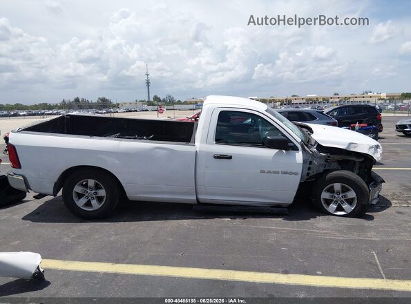 3C6JR6DT1HG717023 2017 RAM 1500 White Widok wnętrza 360 stopni