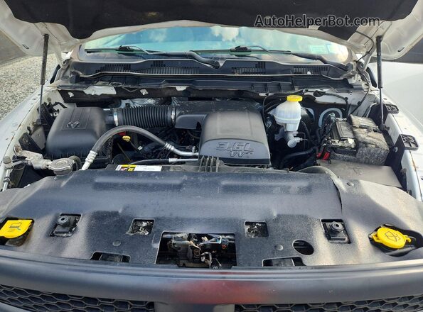 3C6JR7DG6KG600005 2019 RAM 1500 Белый Вид задней части салона