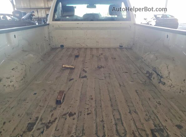 3C6LR4AT2JG300548 2018 RAM 2500 White Հետևի նստատեղերի տեսք