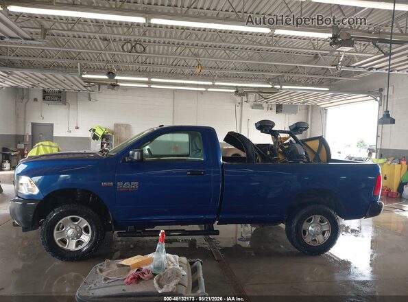 3C6LR5AT2JG363591 2018 RAM 2500 Blue Widok wnętrza 360 stopni