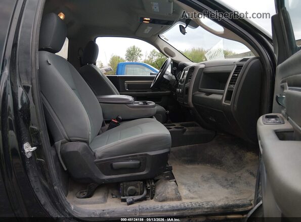 3C6LR5AT9JG343659 2018 RAM 2500 Black Widok wnętrza z przodu