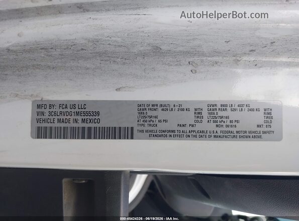 3C6LRVDG1ME555339 2021 RAM PROMASTER 2500 White Vista del compartimento del motor