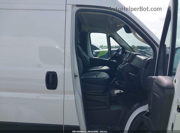 3C6LRVDG6SE507705 2025 RAM PROMASTER 2500 White Front interior view