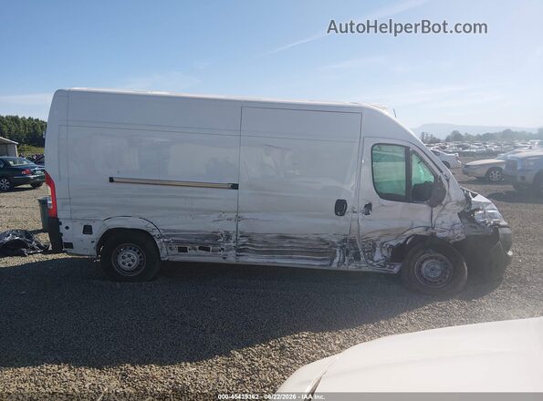3C6LRVDG8RE149470 2024 RAM PROMASTER 2500 White Vista interior trasera