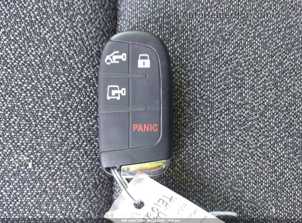 3C6LRVNG7TE162202 2026 RAM PROMASTER 1500 White Вид панелі приладів