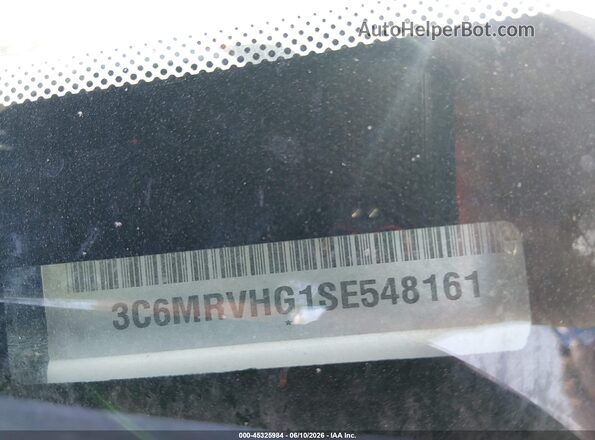 3C6MRVHG1SE548161 2025 RAM PROMASTER 3500 White Vista del compartimento del motor