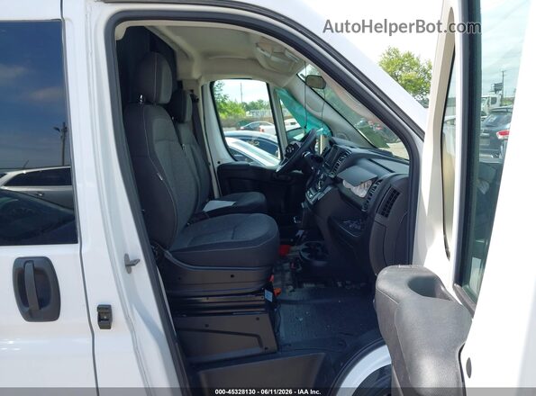 3C6MRVJG9NE104444 2022 RAM PROMASTER 3500 White Front interior view