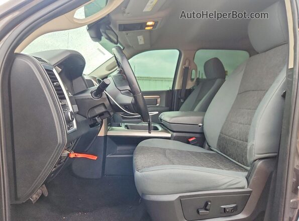 3C6RR6LT3GG292827 2016 RAM 1500 Gray Вид салону спереду